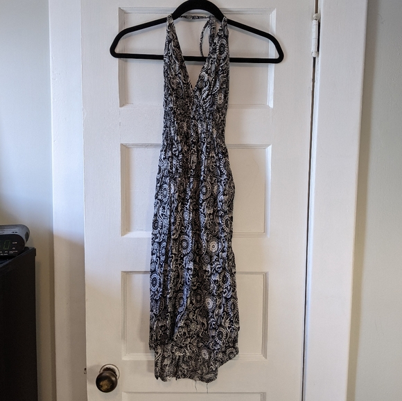 Flowy black and white backless summer dress - Picture 1 of 5